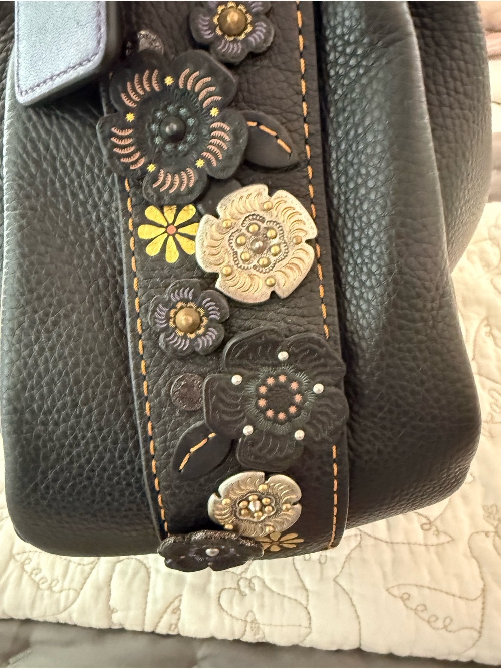 EUC Coach Bandit 39 Hobo 1941 Black Tea Rose - Picture 3 of 13
